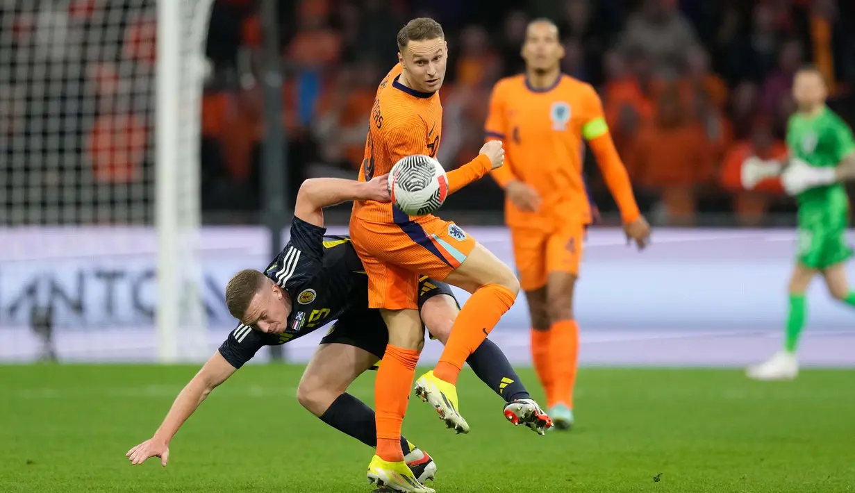 Di babak kedua, tim asuhan pelatih Ronald Koeman tampil impresif. (AP Photo/Peter Dejong)