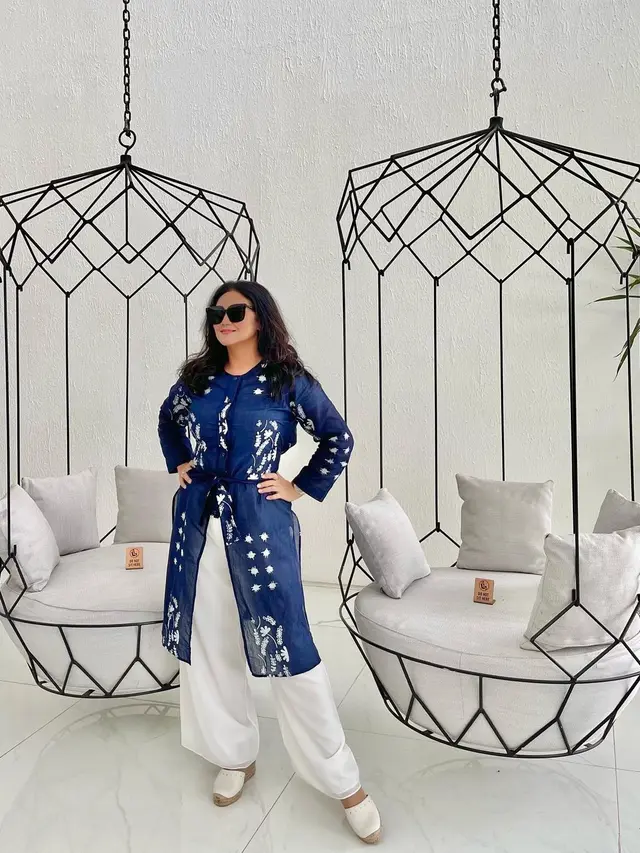 6 Potret Liburan Bella Saphira di Labuan Bajo, Penampilan Curi Perhatian