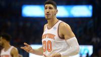 Center New York Knicks, Enes Kanter, kembali mengkritik Presiden Turki, Recep Tayyip Erdogan, dalam wawancara dengan New York Post, Sabtu (4/11/2017). (CBS Sport)