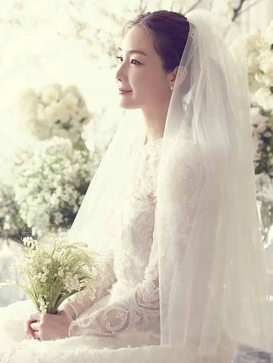 Kabar pernikahan Choi Ji Woo berhasil membuat publik terkejut. Bahkan agensinya sendiri tidak mengetahui jika Choi Ji Woo akan menikah. (Foto: instagram.com/choijiwoo_cjw)