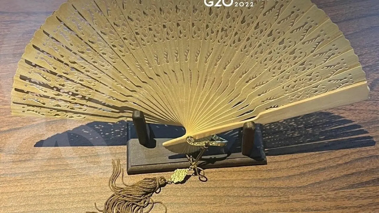 Souvenir KTT G20 Indonesia.