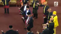 Jokowi Menari Tortor di Pesta Adat Kahiyang-Bobby