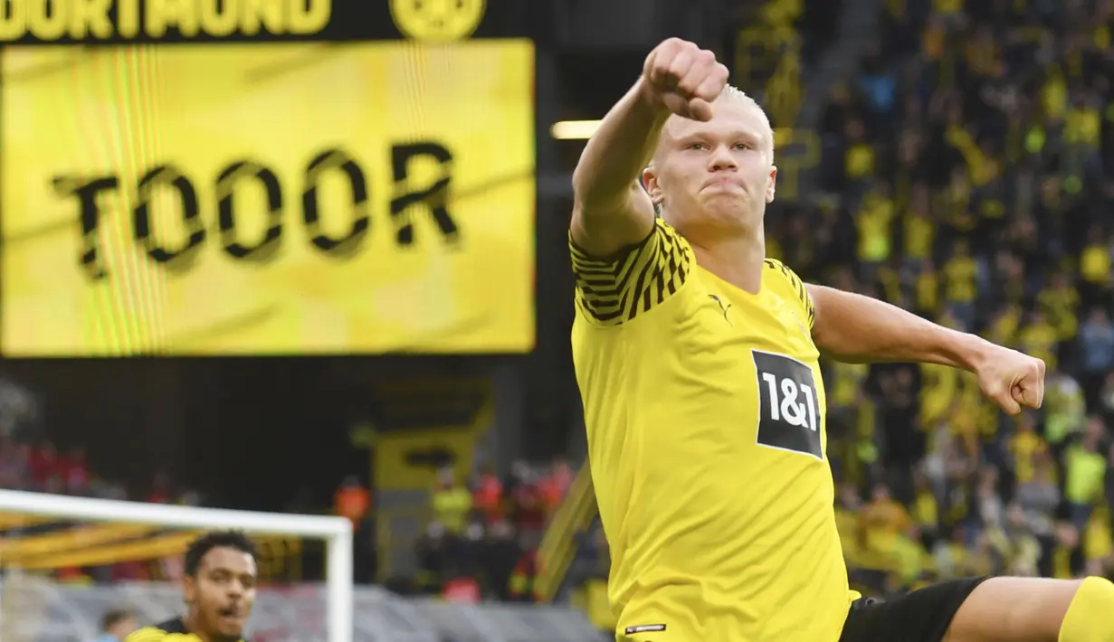 Tidak hanya di Bundesliga, Erling Haaland juga tajam di kompetisi lainnya. Dia sudah menyumbangkan satu gol di Liga Champions, serta tiga gol pada ajang DFB-Pokal musim ini. (AP/Bernd Thissen)