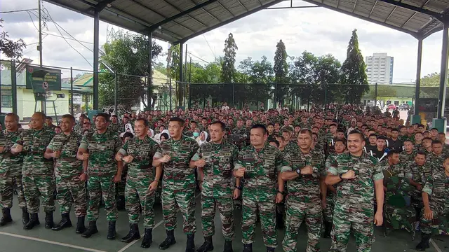 Menjelang Pemilu 2024, Pangdam XIV Hasanuddin Mayjen TNI Dr Totok mImam Santoso mengunjungi Korem 143 Halu Oleo, Senin (15/3/2023).(Liputan6.com/Ahmad Akbar Fua)