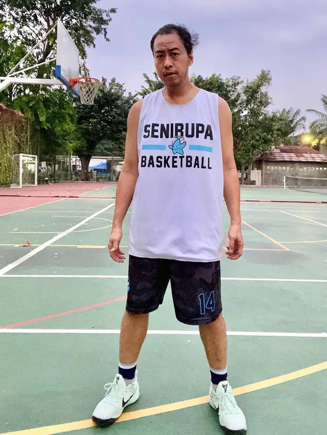 7 Potret Terbaru Pandji Pragiwaksono, Turun 15 Kg Jalani Diet Plant Based