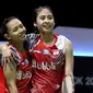 Ekspresi Della Destiara Haris/Rizki Amelia Pradipta setelah mengalahkan wakil Malaysia, setelah mengalahkan Chow Mei Kuan/Vivian Hoo 24-22, 20-22 dan 21-12, pada laga Grup D Piala Uber 2018, Senin (21/5/2018). (PBSI)