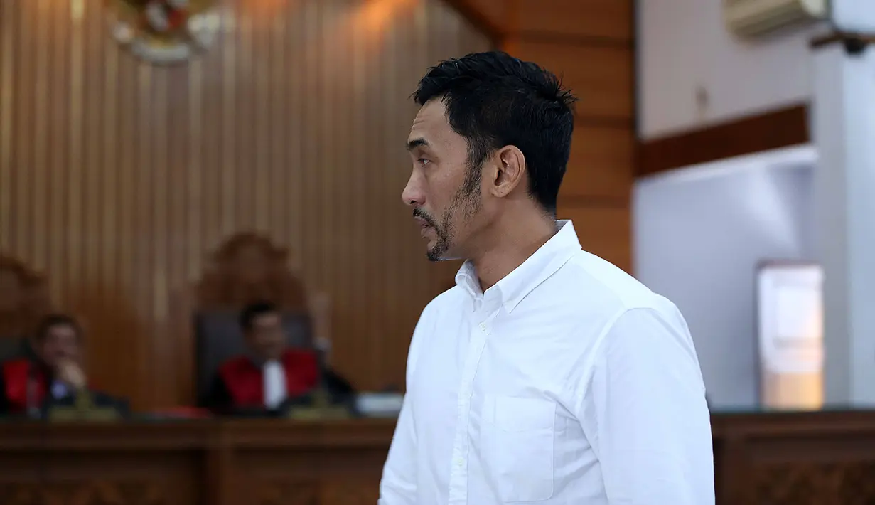 Restu Sinaga berharap sidang kasus narkoba yang menimpa dirinya bisa berjalan lancar dan hasilnya baik. (Nurwahyunan/Bintang.com)