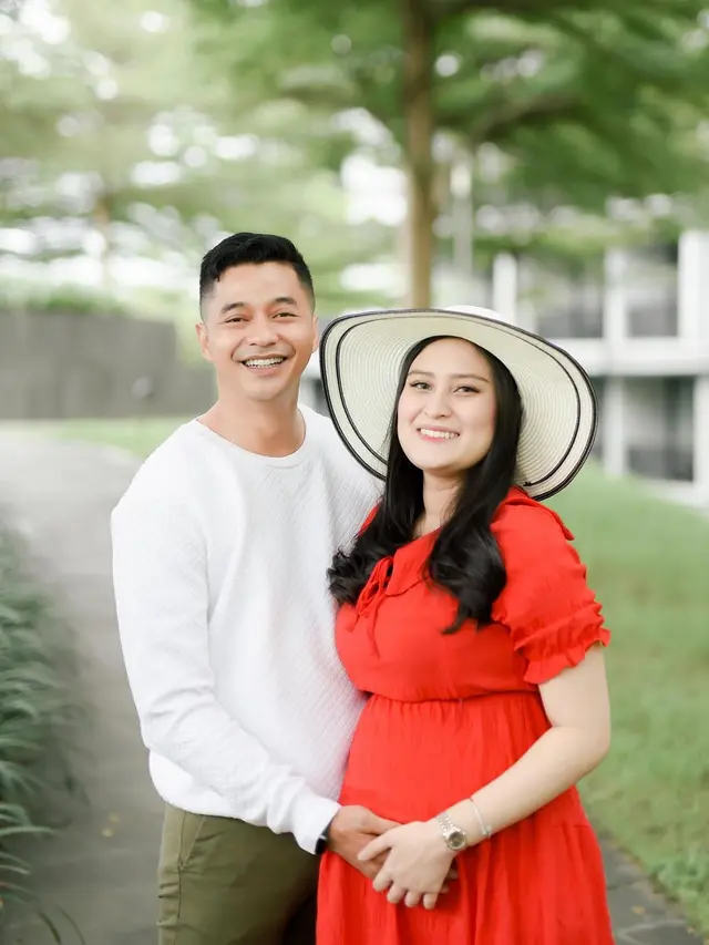 Jadi Suami Siaga, Ini Potret 7 Selebriti Pria Temani Sang Istri saat Hamil
