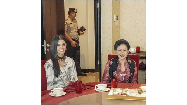 6 Potret Kenangan Seleb Bareng Mooryati Soedibyo, dr Reisa hingga Venna Melinda