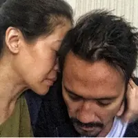 Sejak Kamis (3/8) pukul 10.00 WIB, Tora Sudiro berurusan dengan polisi akibat diduga penyahahgunaan narkoba. Mieke Amalia sudah diperbolehkan pulang, sedangkan Tora masih harus menyelesaikan kasus kepemilikan 30 butir dumolid. (Instagram/Bintang.com)