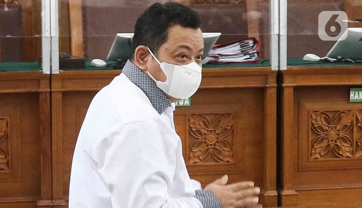Terdakwa Kuat Ma'ruf saat menjalani  sidang tuntutan kasus pembunuhan berencana terhadap Brigadir Nofriansyah Yosua Hutabarat atau Brigair J di Pengadilan  Negeri Jakarta Selatan, Senin (16/1/2023). Jaksa Penuntut Umum (JPU) menutut terdakwa Kuat Ma'ruf dengan hukuman penjara selama delapan tahun. (Liputan6.com/Herman Zakharia)