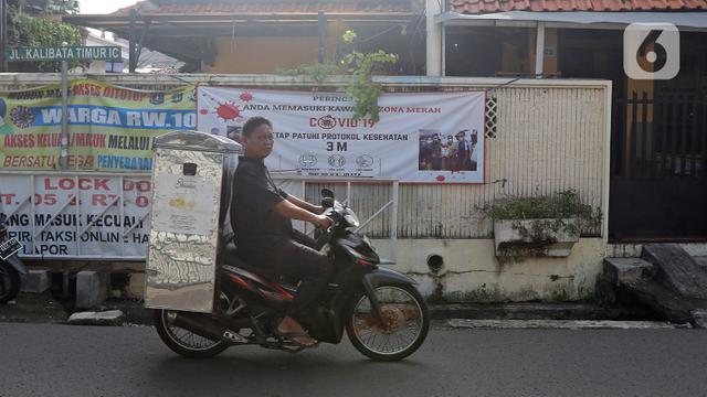 FOTO: PPKM Mikro Mulai Diterapkan di 7 Provinsi