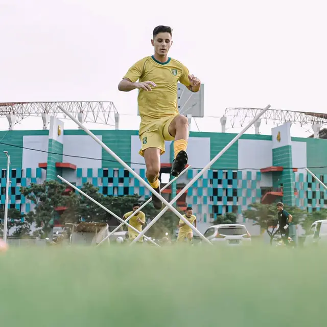 6 Potret Latihan Tim Persebaya, Persiapan Jelang Seri Keempat BRI Liga 1