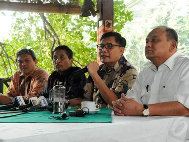 DPP PPP saat memaparkan hasil Mukhtamar PPP Surabaya, Jakarta, Rabu (22/10/14). (Liputan6.com/Andrian M Tunay)