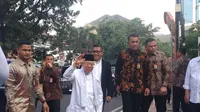 Wakil Presiden terpilih Ma'ruf Amin menghadiri pembubaran Tim Kampanye Nasional (TKN) Jokowi-Ma'ruf di Resto Seribu Rasa, Jakarta Pusat, Jumat (26/7/2019). (Merdeka.com/Ahda Bayhaqi)