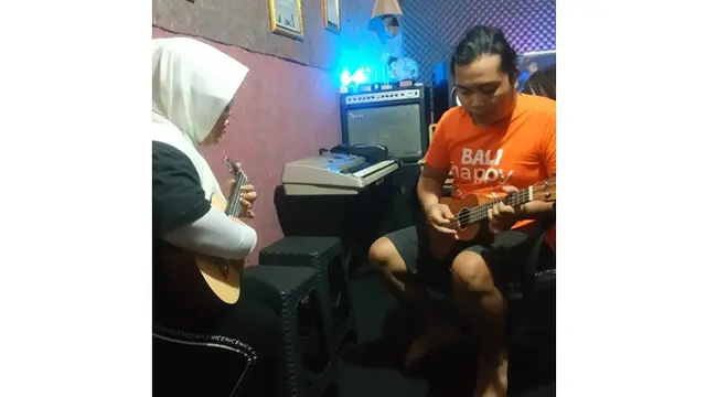 Lebarkan Sayap ke Industri Musik, Ini 6 Gaya Kekeyi di Studio Rekaman