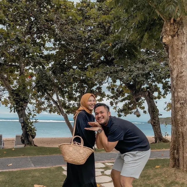 6 Potret Honeymoon Kesha Ratuliu dan Adhi Permana di Bali, Romantis