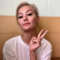 Penyanyi Agnez Mo unggah foto tanpa makeup untuk gaungkan Bulan Kesadaran Mental. (Instagram/agnezmo).