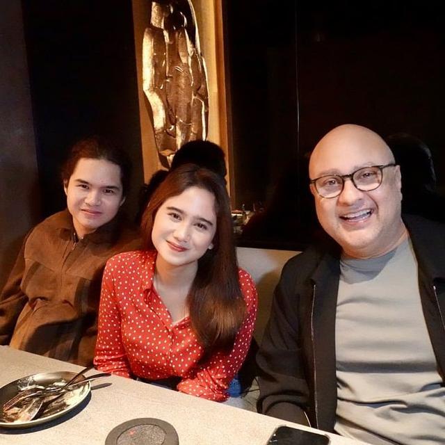 7 Potret Maia Estianty Gelar Family Dinner, Ajak Anak dan Calon Mantu