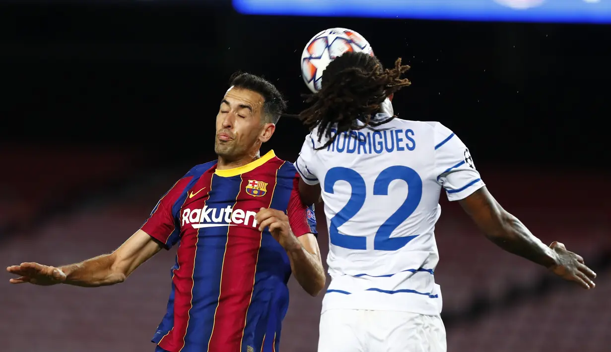 7. Sergio Busquets (Barcelona) - Total penampilan sebanyak 117, termasuk saat melakoni partai matcday 3 musim 2020/2021 melawan Dynamo Kiev (4/11/2020). (AP Photo/Joan Monfort)