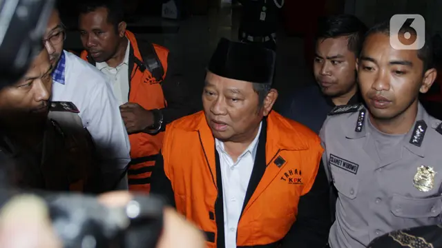 Ekspresi Bupati Sidoarjo Saiful Ilah  Saat Ditahan KPK