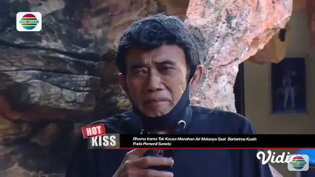 Rhoma Irama menangis mengenang kebersamaan dengan personel Soneta (YouTube/ Indosiar)