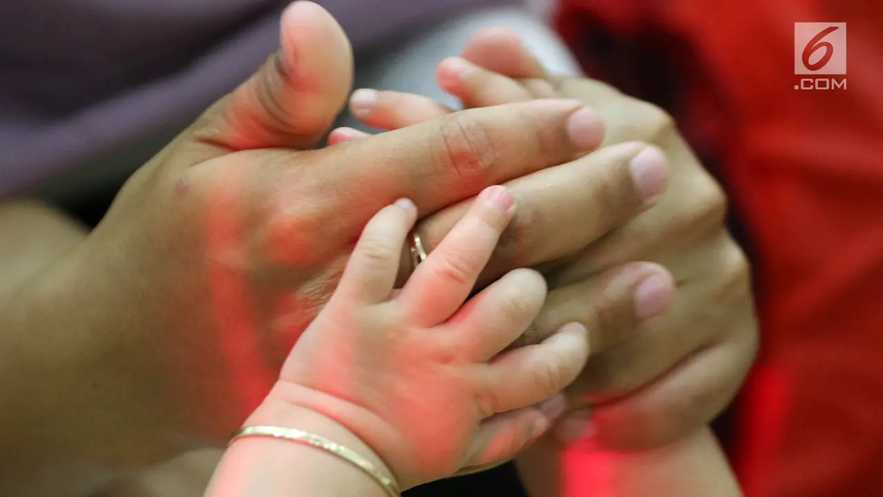 Pijat Massal Bayi di Kementerian Kesehatan