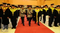 Kapolri Jenderal Badrodin Haiti menghadiri acara Dies Natalis PTIK ke-70 di Auditorium PTIK, Jakarta, Jumat (17/6). Sebagain besar dari wisudawan merupakan perwira pertama dan menengah Polri berpangkat AKP dan Kompol. (Liputan6.com/Helmi Afandi)