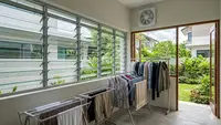 7 Cara Mengatasi Bau Apek Pada Area Jemur Tertutup agar Pakaian Tidak Lembap dan Berbau