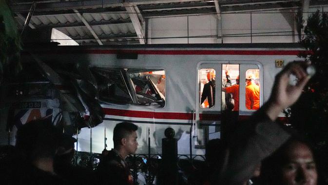 Kecelakaan Kereta di Stasiun Bekasi Timur Menewaskan Belasan Orang dan Meninggalkan Puluhan Korban Luka