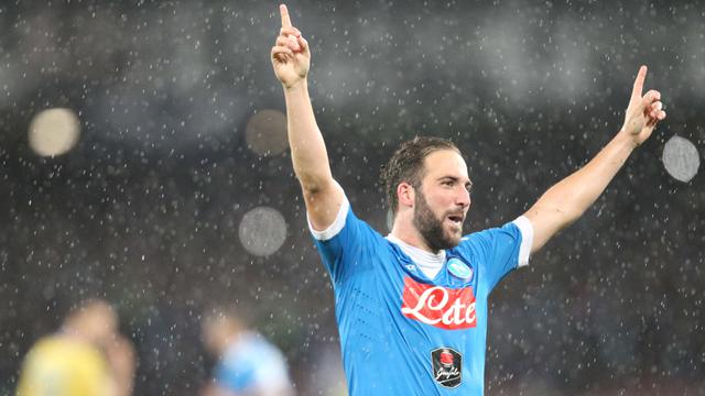 Gol Akrobatik Higuain Pimpin 10 Gol Terbaik Serie A Musim Ini