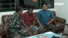 Warga resah adanya aktivitas bandar narkoba yang beraksi di sekitar Brondong, Lamongan, Jawa Timur. Petugas gabungan Koramil Brondong dan Kodim 0812 menangkap bandar narkoba saat akan bertransaksi