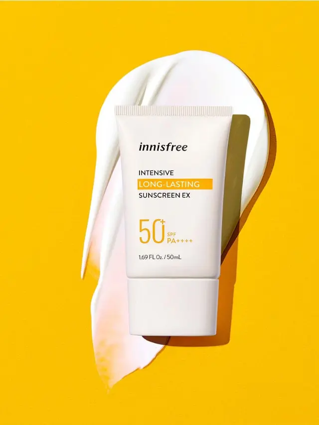 10 Rekomendasi Sunscreen Terbaik untuk Kulit Kombinasi Edisi Terbaru 2024