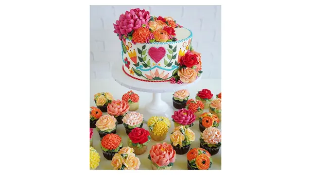 Wanita Ini Buat Desain Kue Bak Hiasan Bordir, 6 Hasilnya Keren Banget