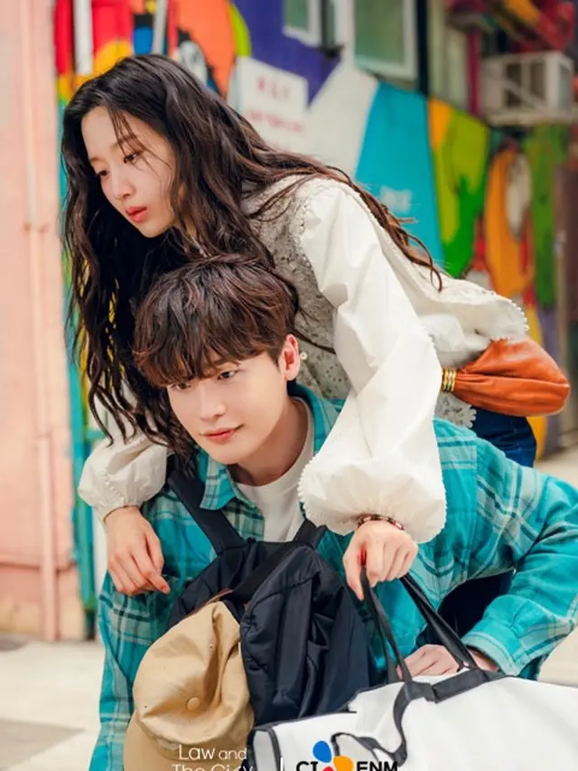 Dari West Kowloon hingga Victoria Park, Seocho-dong (Law and the City) Ajak Penonton Menyusuri Romantisme Hong Kong