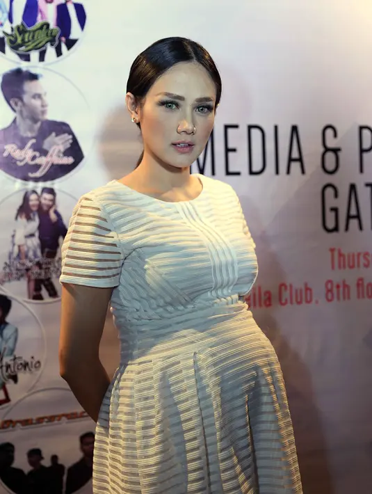 Yang membuat ia tidak menerima cemoohan para haters tersebut itu karena berkaitan dengan anak-anaknya yang juga diserang. Ia menganggap saat anak-anak dihina menjadi titik terendahnya.(Nurwahyunan/Bintang.com)