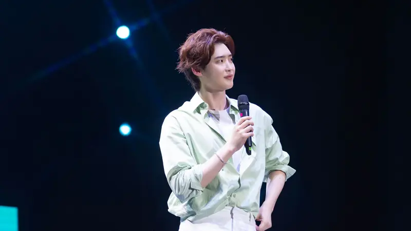 Lee Jong Suk saat fan meeting di Jakarta