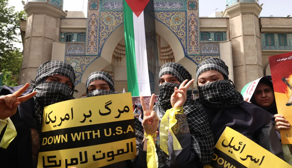 Pada Minggu (6/4/2025), sebuah serangan Israel telah menewaskan puluhan warga sipil Palestina yang sebagian besar perempuan dan anak-anak. (ATTA KENARE/AFP)