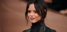 Intip pesona misterius dan berani Jenna Ortega dengan Gothic Glam dan Cut Out Dress (AP Photo)