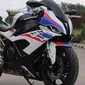 Sepeda motor asal China kini mengkloning persis moge BMW S1000RR (Instagram Sigma Motorsport Pakistan)