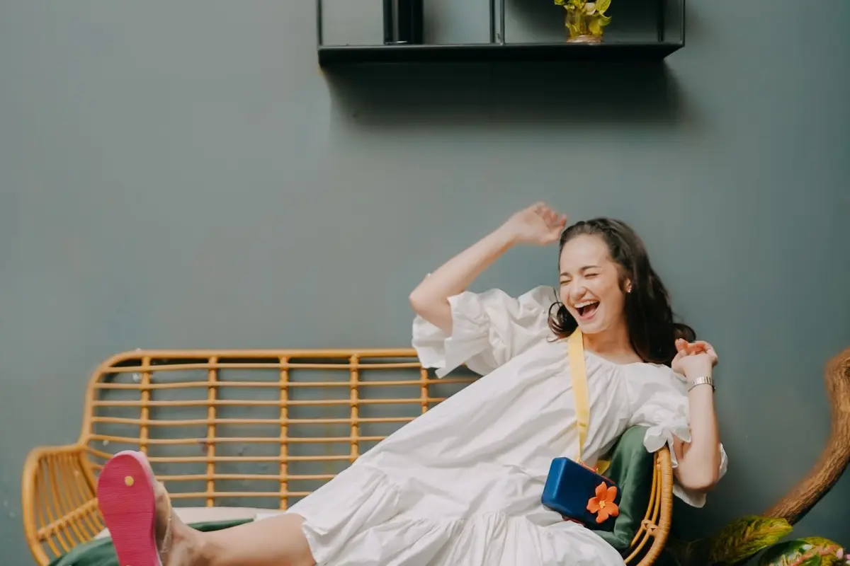 Intip OOTD Kasual Nan Menawan Enzy Storia Untuk Referensi Liburan-Mu