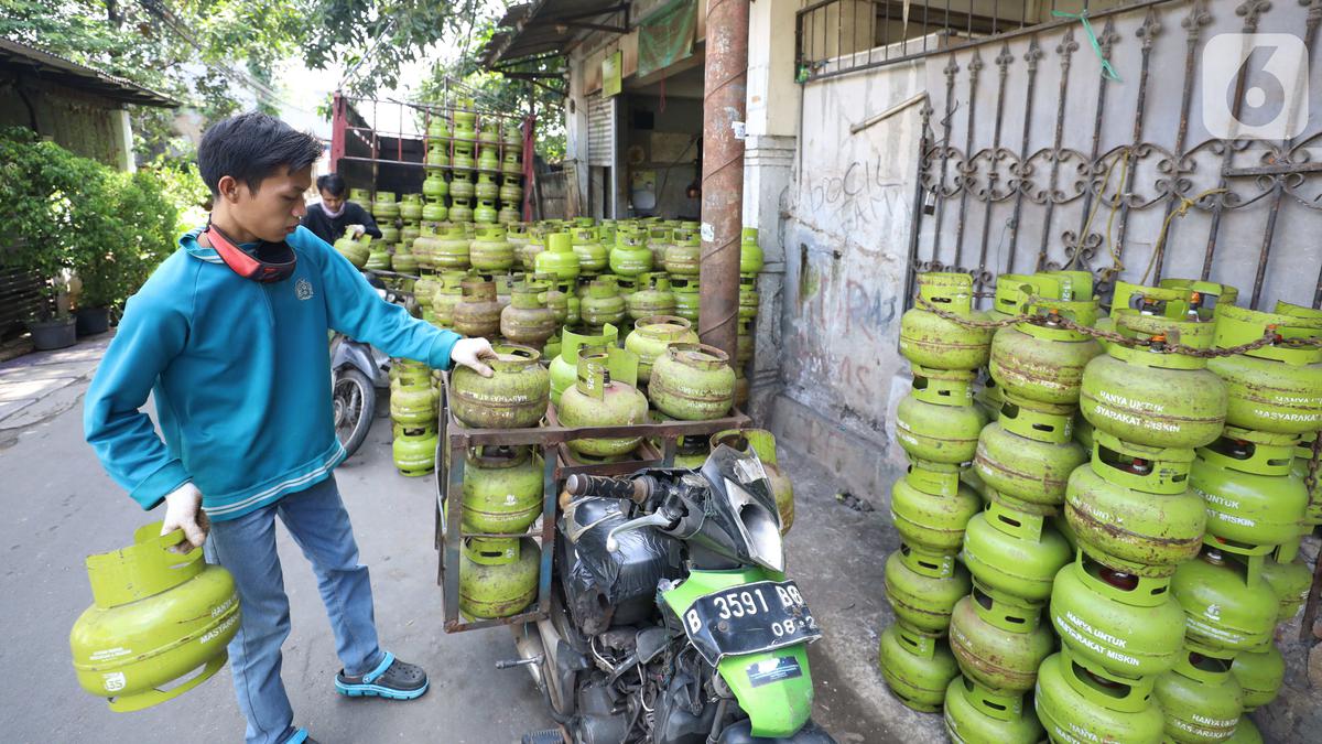 Ingat! Mulai Hari Ini Gas Elpiji 3 Kg Tak Lagi Dijual di Pengecer