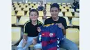Evan Dimas Darmono disambut fan klub Katalan, UE Llagostera, saat hadir pertama kali di markas klub anggota Divisi Dua Spanyol tersebut. (Dok. pribadi)