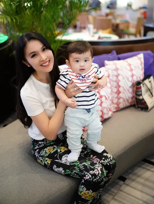 (Instagram/sandradewi88)