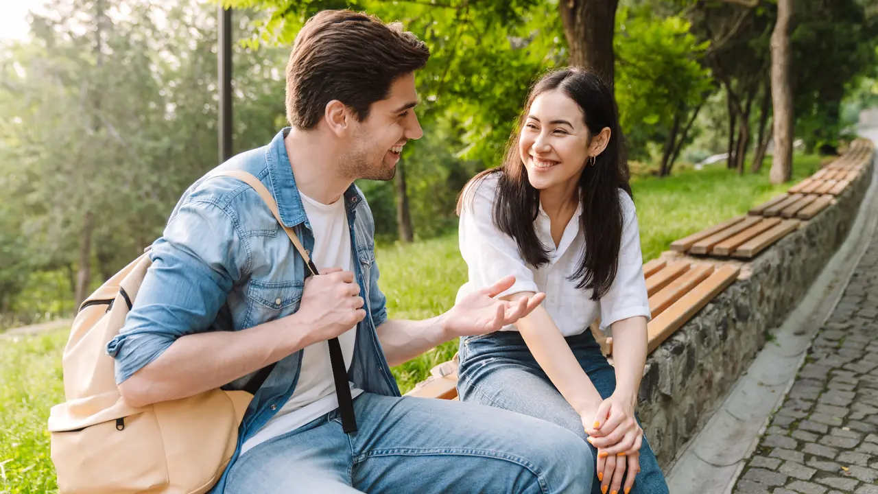 perempuan dan pasangan outdoor