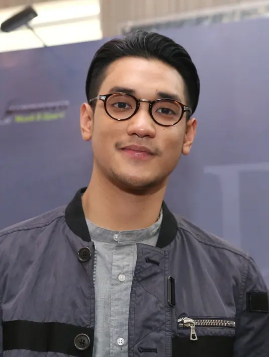 Beruntung keluarga tidak terlalu menuntut segera menikah. Orang tua juga tak berusaha untuk menjodohkan. Lantas seperti apa kriteria calon wanita pendampingnya. (Nurwahyunan/Bintang.com)