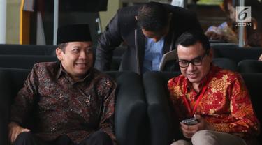 Ekspresi Wakil Ketua DPR Taufik Kurniawan Saat Penuhi Panggilan KPK