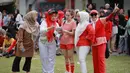 Bukan hanya menjadi peserta saja, namun Ayu Ting Ting tampaknya ikut menjadi panitia. Ia dan Ayah Rozak bahkan terlihat menjadi pembawa acara di momen tersebut. (Liputan6.com/IG/@ayutingting92)