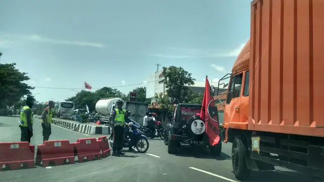 Saat Pendukung Jokowi Hadir Kampanye Terbuka Ditengah Panasnya Pantura Cirebon