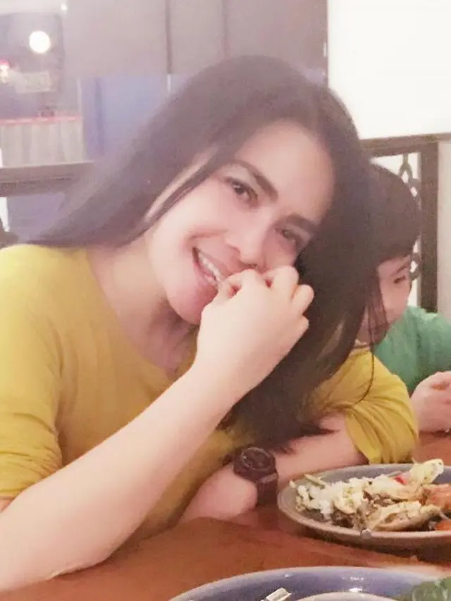 Potret muda Rieta Amalia, mukanya mirip Nagita Slavina